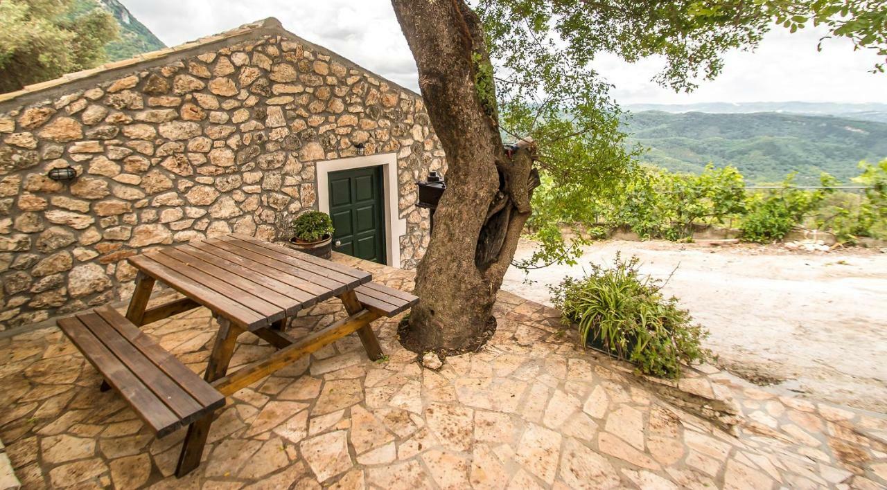 Castelli Olive Press Pension Acharavi  Buitenkant foto