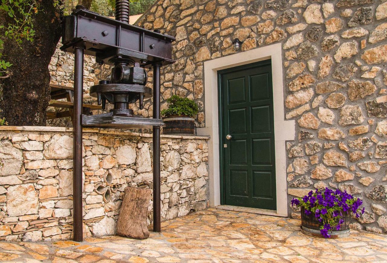 Castelli Olive Press Pension Acharavi  Buitenkant foto